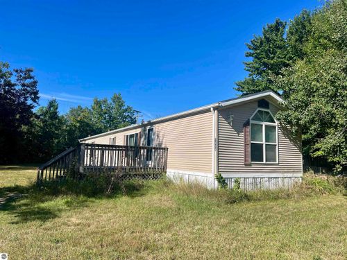 1404 S Taxiway Delta, Lake City, MI, 49651-8782 | Card Image