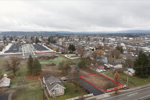 17406 E Mission Ave, Spokane Valley, WA, 99016-8511 | Card Image