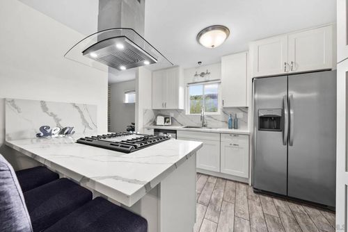 9121 Farrington Dr, Santee, CA, 92071-4817 | Card Image