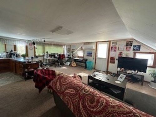 2-423 N East St, Amherst, MA, 01002-1602 | Card Image