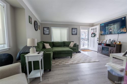 17777 Matthews St, Riverview, MI, 48193-4730 | Card Image