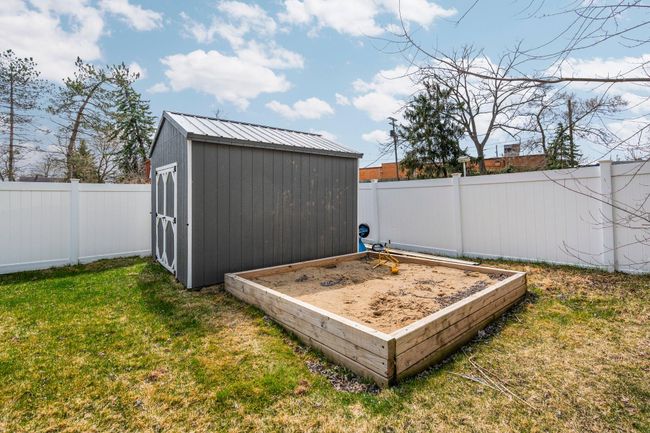 127 Leith St, House other with 4 bedrooms, 5 bathrooms and null parking in Brighton MI | Image 63