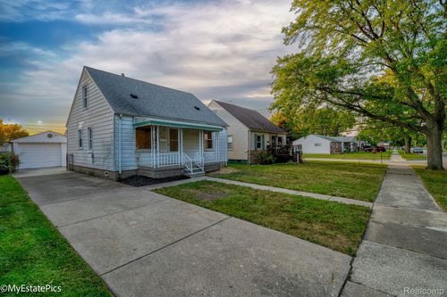 6151 Helen St, Garden City, MI, 48135-2573 | Card Image