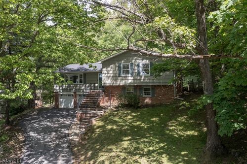 69 Warren Rd, Sparta, NJ, 07871-2720 | Card Image
