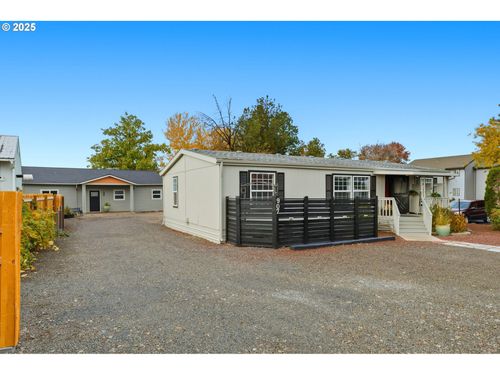 907 Cowl St, Milton-Freewater, OR, 97862-1682 | Card Image