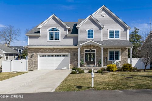 814 Lincoln Ave, Pine Beach, NJ, 08741-1316 | Card Image