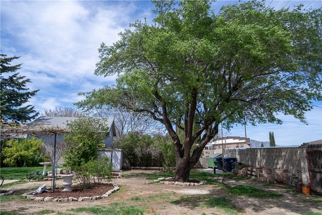 525 E F St, House other with 3 bedrooms, 2 bathrooms and 2 parking in Tehachapi CA | Image 35
