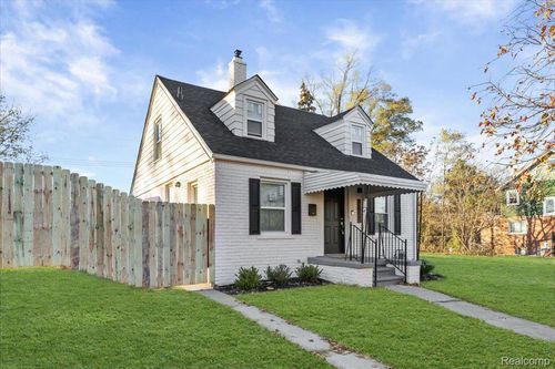 16221 Santa Rosa Dr, Detroit, MI, 48221-3089 | Card Image