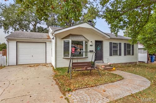 12139 Belaire Pl, Maryland Heights, MO, 63043-1101 | Card Image