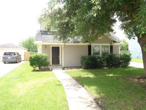 231 Silver Mist Cir, Dickinson, TX, 77539-4174 | Card Image