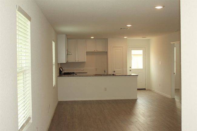 5823 San Geronimo, House other with 3 bedrooms, 2 bathrooms and 4 parking in Seguin TX | Image 5