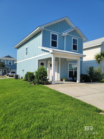 View of front of property with a front yard | Image 2