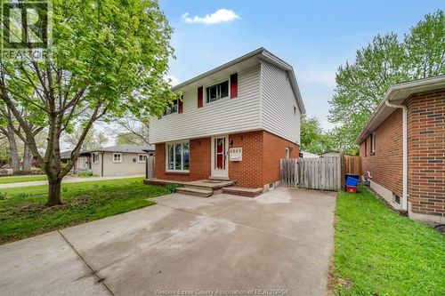 4049 Whitney Ave, Windsor, ON, N9C2C7 | Card Image