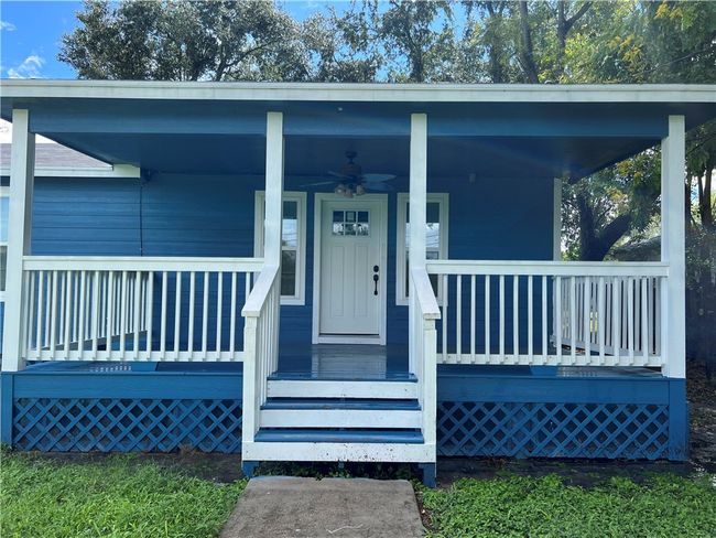 917 Corazan St, House other with 3 bedrooms, 2 bathrooms and null parking in Alice TX | Image 12