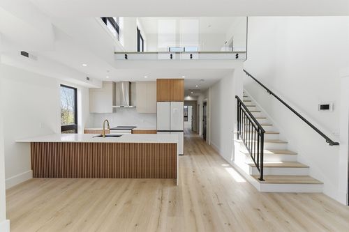 ph1-17 Holmes St, Quincy, MA, 02171-2417 | Card Image