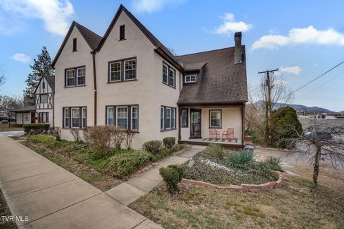 213 W Sullivan St, Kingsport, TN, 37660-3639 | Card Image