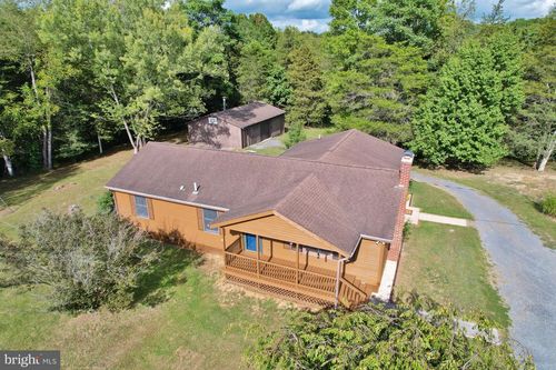 338 Calamus Ln, Strasburg, VA, 22657-4730 | Card Image