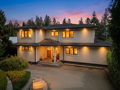 540 Brand St, North Vancouver, BC, V7N1G1 | Card Image