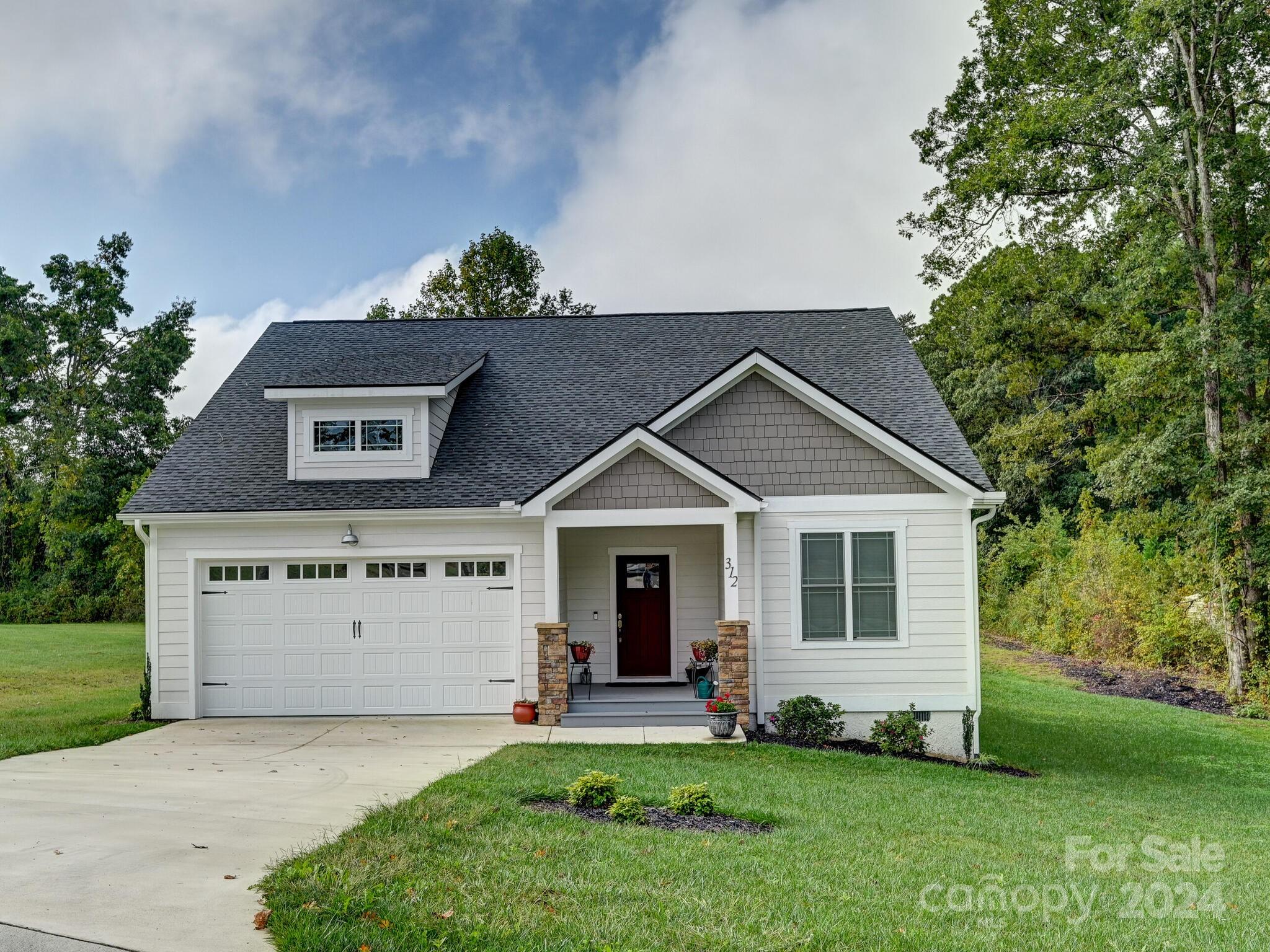 Windy Acres Knoll Dr, Hendersonville, NC 28792