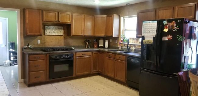27491 Lantern Ln, House other with 3 bedrooms, 2 bathrooms and null parking in New Caney TX | Image 7