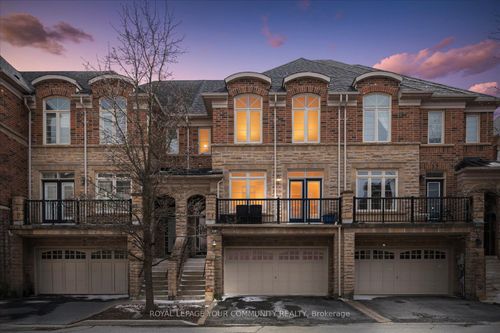 118 Chapman Crt, Aurora, ON, L4G0E2 | Card Image