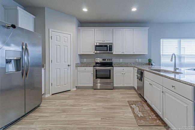 14651 Latigo Loop, House other with 4 bedrooms, 2 bathrooms and null parking in Elmendorf TX | Image 10