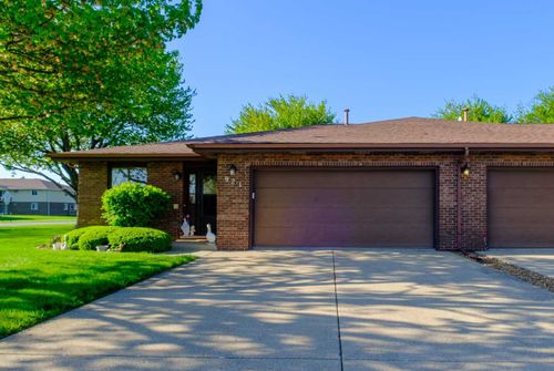 921-921 Shagbark Rd, New Lenox, IL, 60451-3103 | Card Image