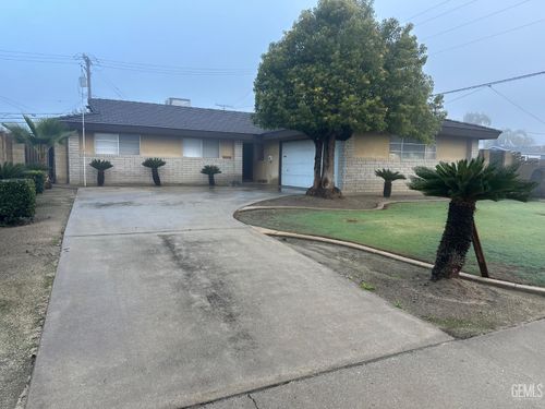 2031 8th Ave, Delano, CA, 93215-3115 | Card Image