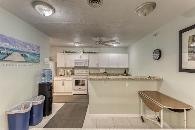 APT-149 - 1951 Ne 39 Th St, Condo with 2 bedrooms, 2 bathrooms and null parking in Lighthouse Point FL | Image 45