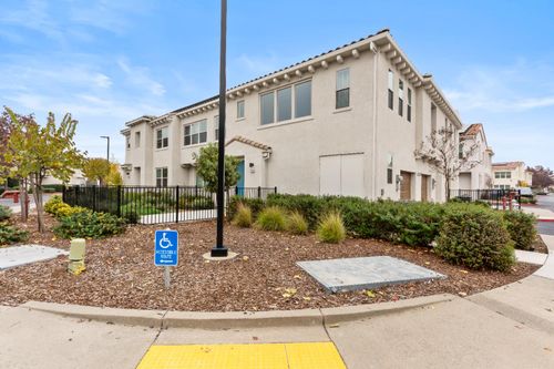 unit-29103-5301 E Commerce Way, Sacramento, CA, 95835-3020 | Card Image