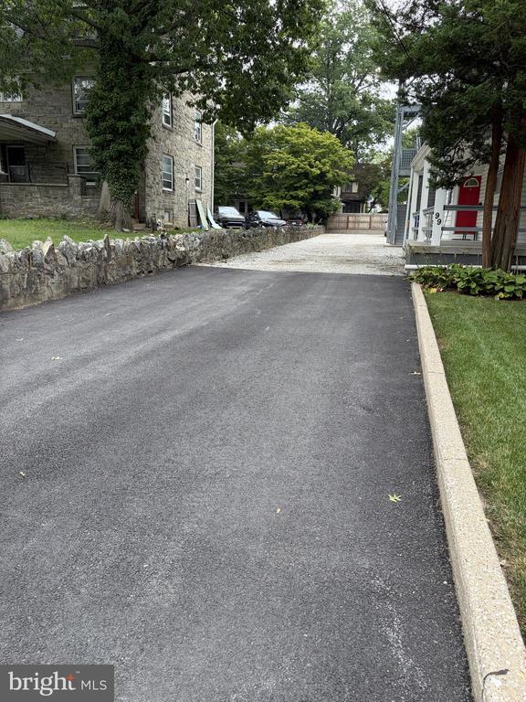 Residential Lease in LANSDOWNE 5