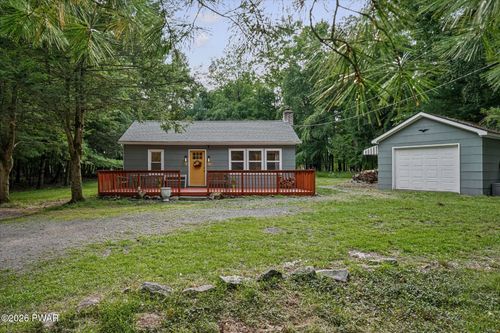 105 Chariton Dr, East Stroudsburg, PA, 18301-9613 | Card Image
