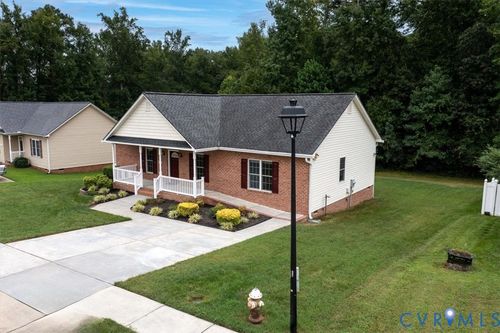 613 Yellowstone Dr, Hopewell, VA, 23860-3029 | Card Image