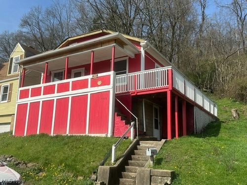3411 Zeta St, Weirton, WV, 26062-4552 | Card Image
