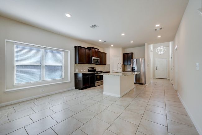 10005 Deer Chase Trl, House other with 4 bedrooms, 3 bathrooms and 4 parking in Austin TX | Image 8