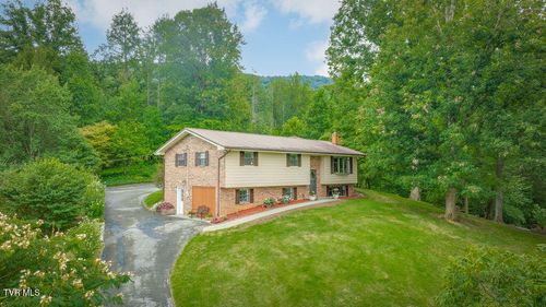 107 M Coffey Ln, Jonesborough, TN, 37659-7167 | Card Image