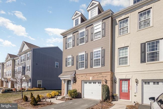10537 Hinton Way, Townhouse with 4 bedrooms, 4 bathrooms and null parking in MANASSAS VA | Image 5