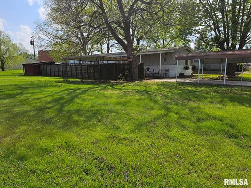 609 Casey St, Woodlawn, IL, 62898-1122 | Card Image