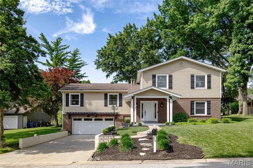 1 Vienna Ct, Lake St Louis, MO, 63367-1722 | Card Image