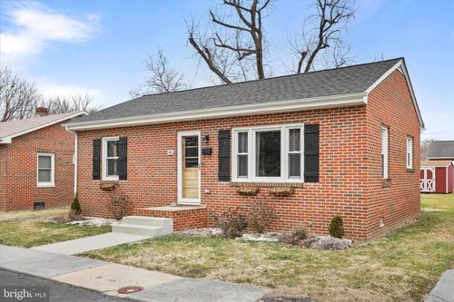 149 Brown St, STRASBURG, VA, 22657-2243 | Card Image