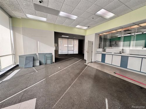 20800 Greenfield Rd, Oak Park, MI, 48237-3051 | Card Image