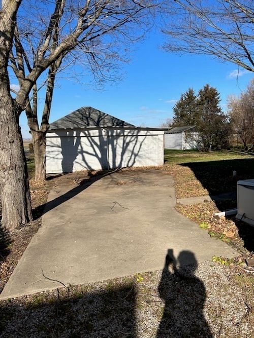 414 W Main St, Bradford, IL, 61421-8853 | Card Image