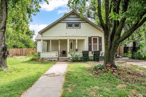 304 Spruce St, Halstead, KS, 67056-1926 | Card Image