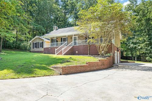 237 Bellefonte Cir, Scottsboro, AL, 35769-3830 | Card Image