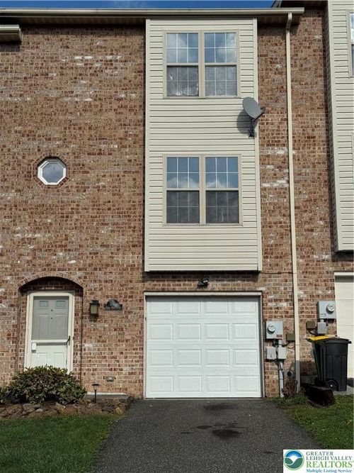 241 Flint Hill Rd, ALBURTIS, PA, 18011-9341 | Card Image