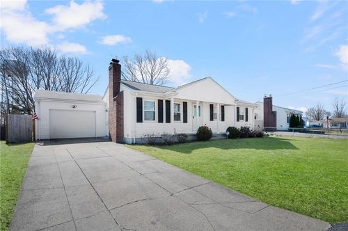 11 Bellevue Blvd, Rumford, RI, 02916-1002 | Card Image