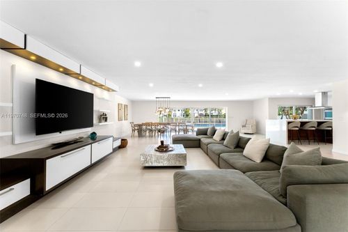 1525 Diplomat Pkwy, Hollywood, FL, 33019-2231 | Card Image