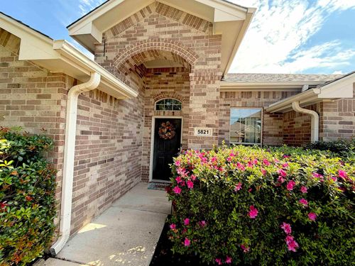 5821 Thompson Pl, Tyler, TX, 75707-5001 | Card Image