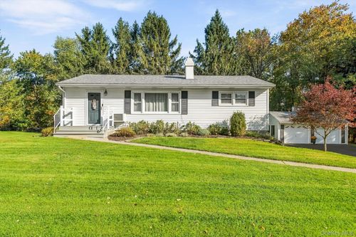 21 Old Timers Rd, Middletown, NY, 10940-7357 | Card Image