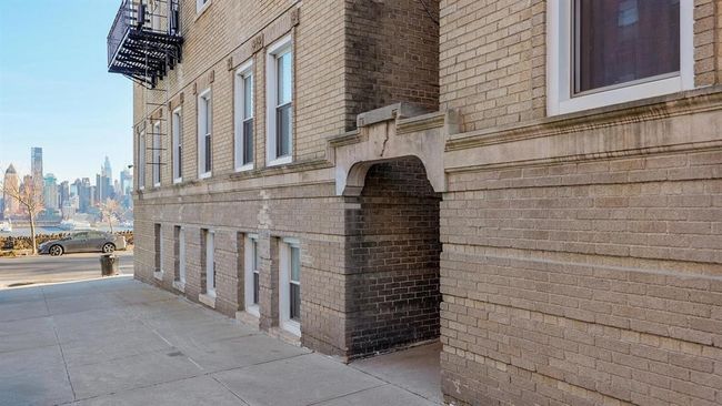 APT-17 - 875 Boulevard E, Home with 1 bedrooms, 1 bathrooms and null parking in Weehawken NJ | Image 16